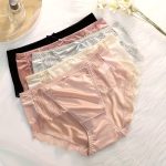 5-Pack Elegant Lace Panties for Women, Sexy Seamless Breathable Fiber, Thin Bow-Knot Briefs, Polyamide 82% Spandex 18%, Solid Color Knit Fabric, 170gsm - Contrast Lace Detail